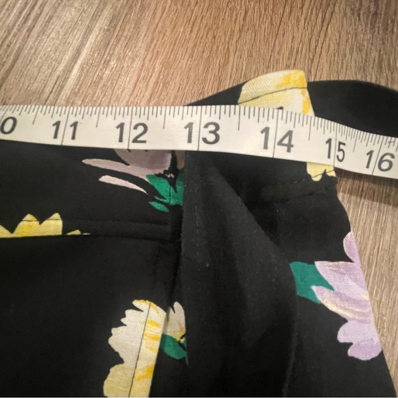 LOFT Midi Wrap Skirt Women’s Sz 2 Black Floral Linen Blend Moody Feminine Spring - Picture 7 of 10
